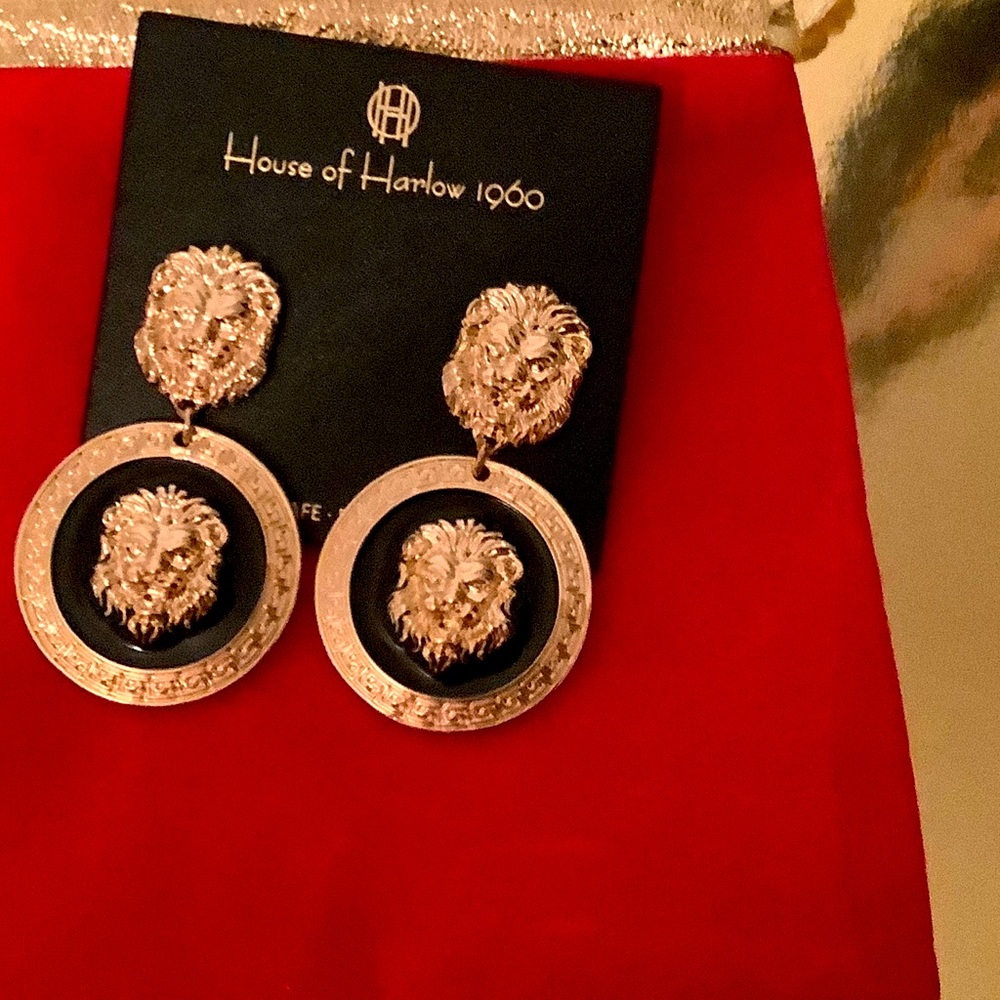 - Beautiful house of Harlow earrings
